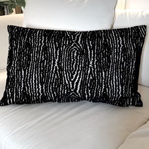 NWOT Z Gallerie Lumbar Pillow Cover